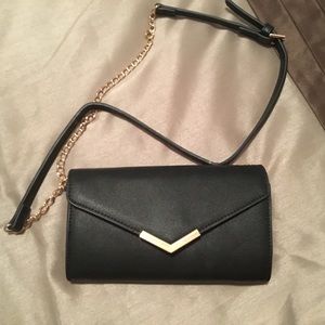 Urban Expressions Hester Crossbody Bag